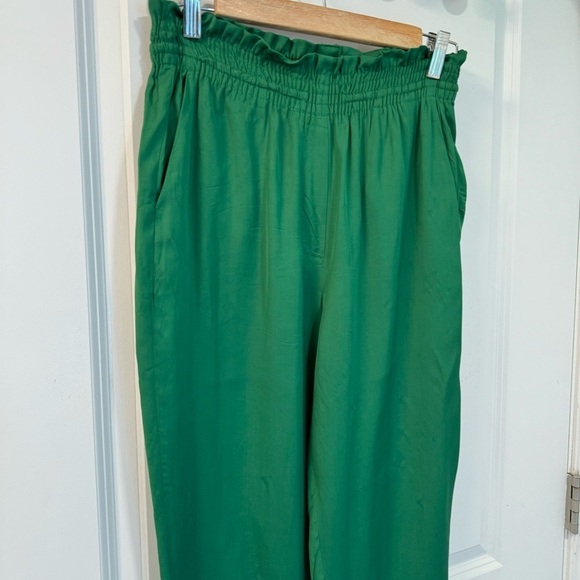 Massimo Dutti Size US 4  Green Silky Stunning Pants - Picture 2 of 6